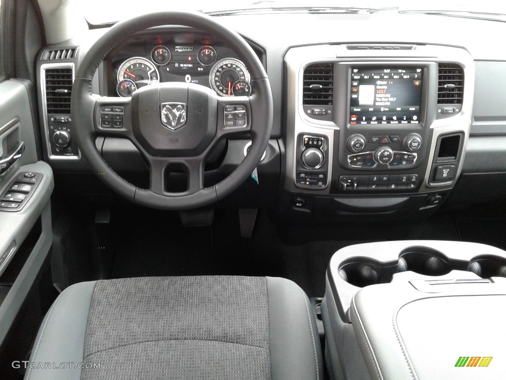 2018 1500 Big Horn Crew Cab 4x4 - Granite Crystal Metallic / Black/Diesel Gray photo #31
