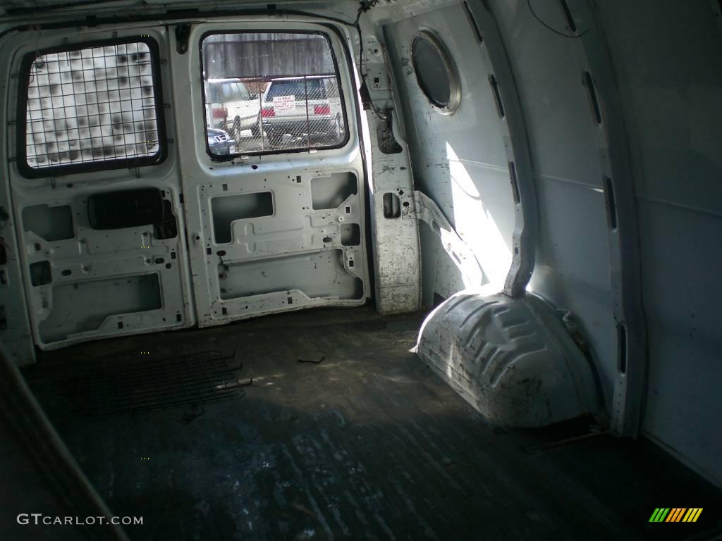 2004 Express 1500 Cargo Van - Summit White / Medium Dark Pewter photo #11