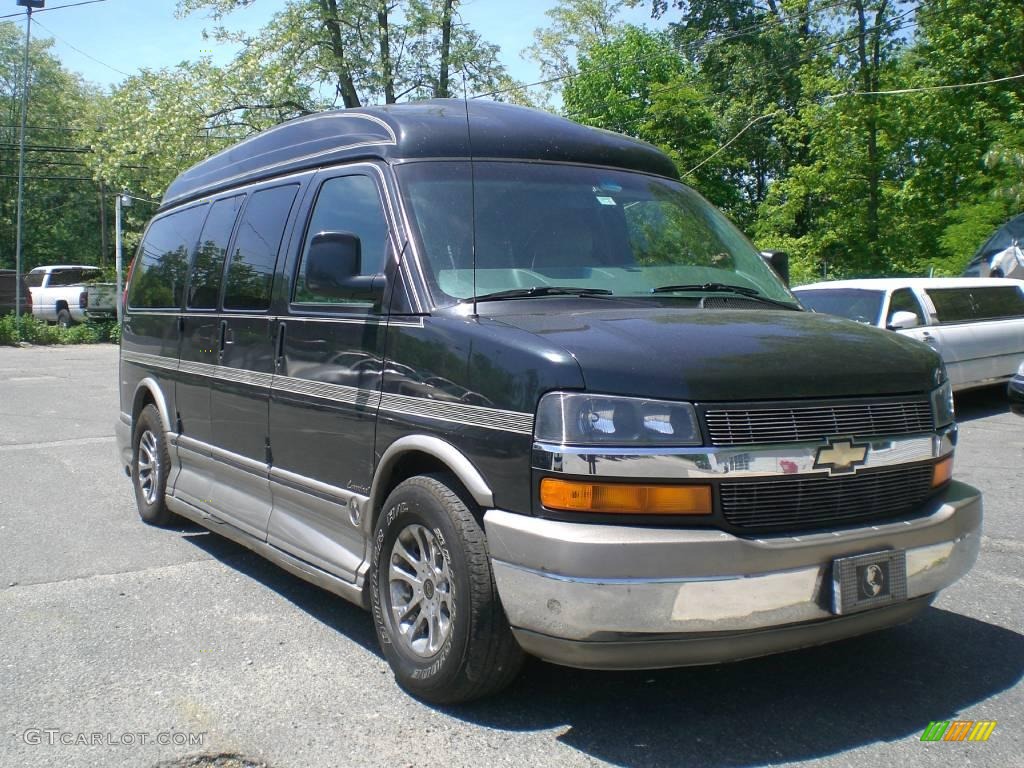 2004 Express 1500 LS Passenger Conversion Van - Dark Gray Metallic / Medium Dark Pewter photo #2
