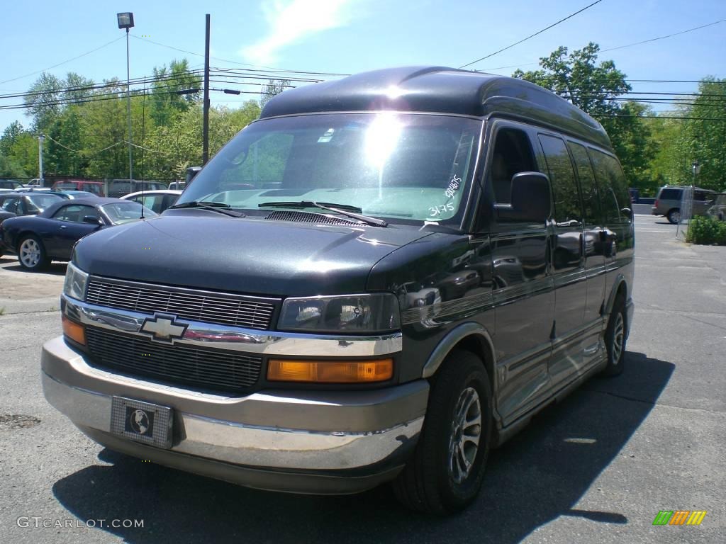 2004 Express 1500 LS Passenger Conversion Van - Dark Gray Metallic / Medium Dark Pewter photo #3
