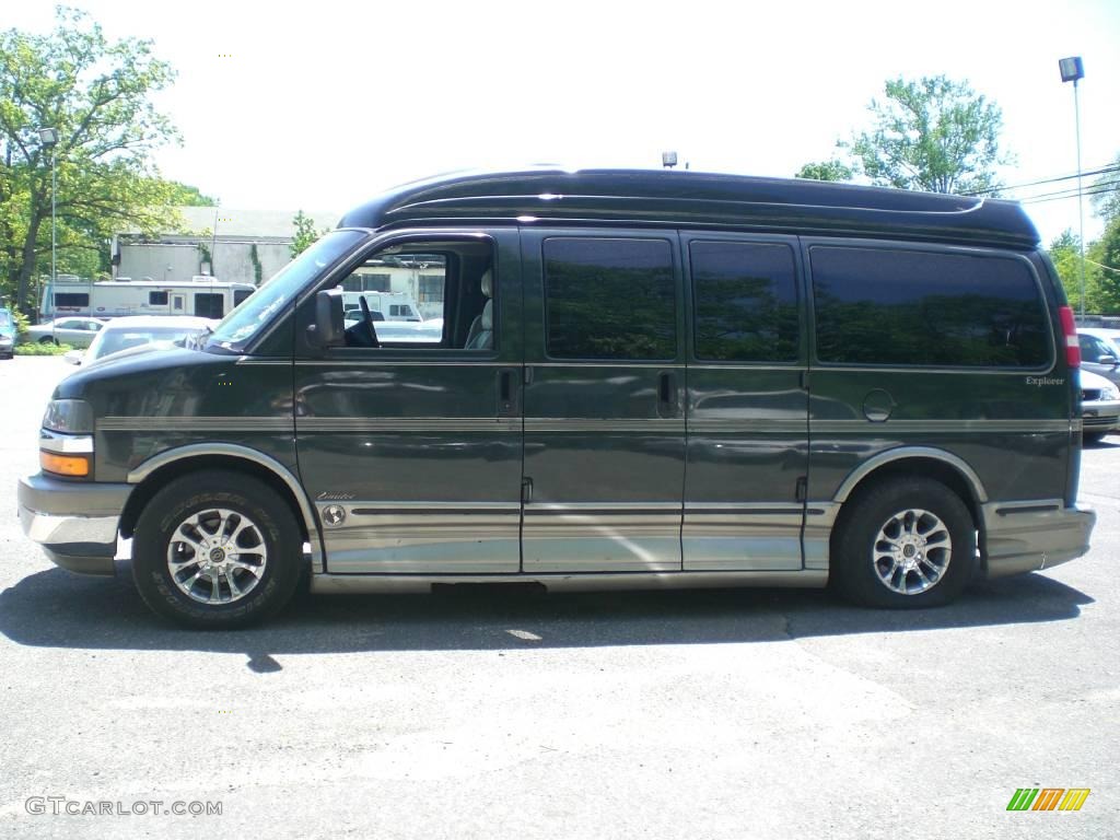 2004 Express 1500 LS Passenger Conversion Van - Dark Gray Metallic / Medium Dark Pewter photo #4