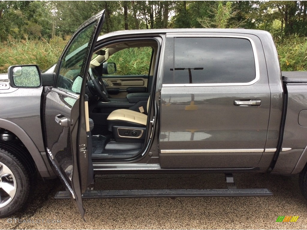 2019 1500 Limited Crew Cab 4x4 - Granite Crystal Metallic / Indigo/Frost photo #4