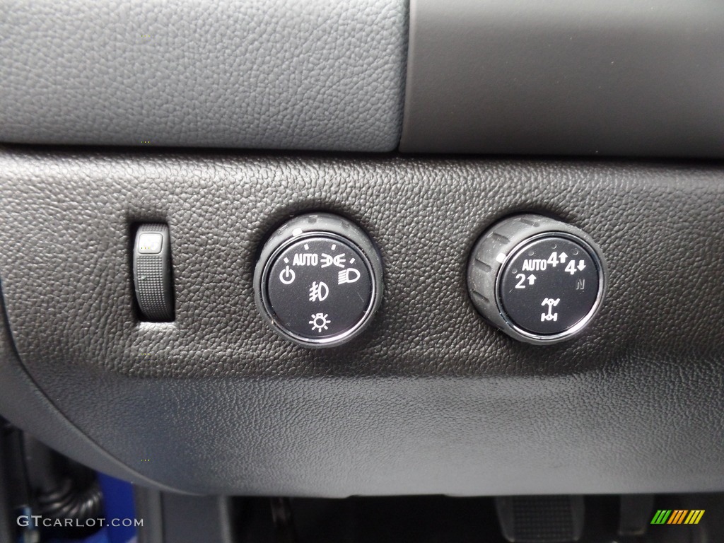 2019 Chevrolet Colorado Z71 Extended Cab 4x4 Controls Photo #129704723