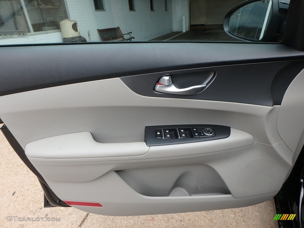 2019 Kia Forte LXS Two Tone Gray Door Panel Photo #129715967