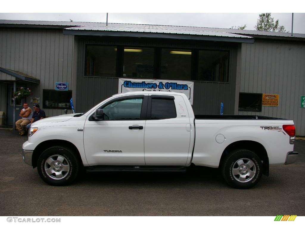 2008 Tundra SR5 Double Cab 4x4 - Super White / Beige photo #2