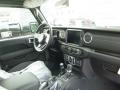 Sting-Gray - Wrangler Unlimited Sahara 4x4 Photo No. 9