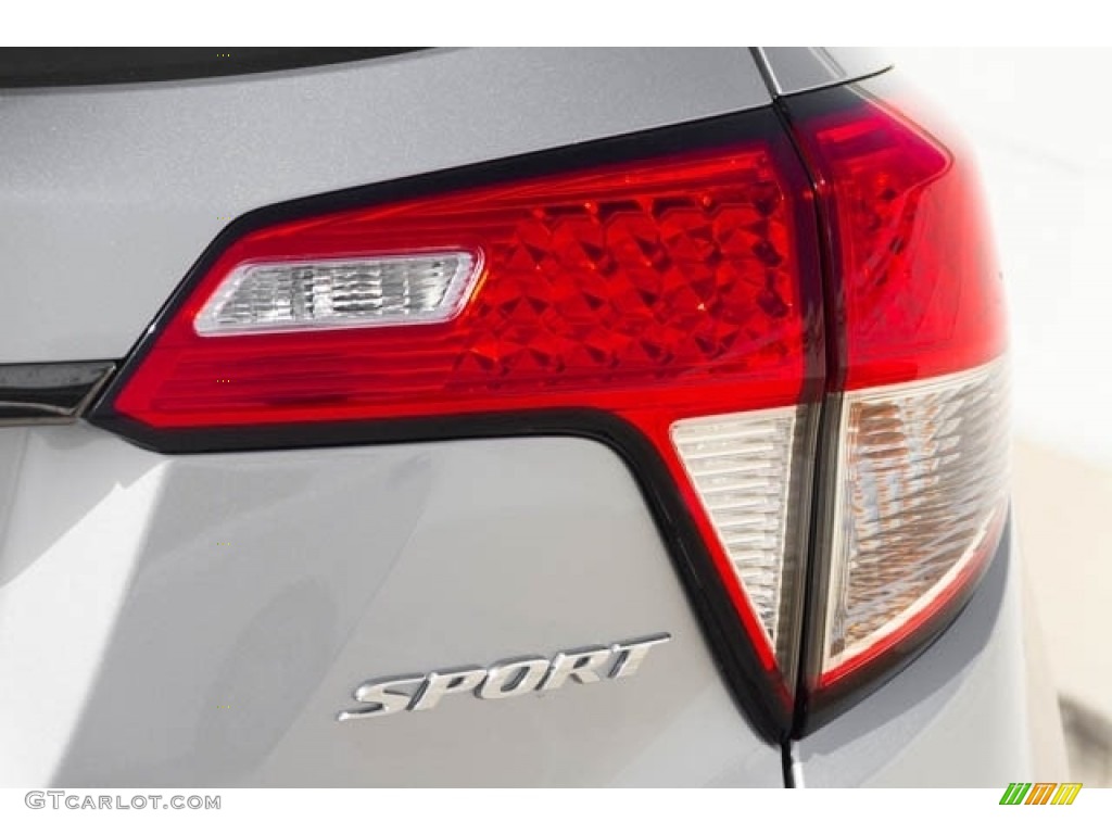 2019 Honda HR-V Sport Marks and Logos Photos