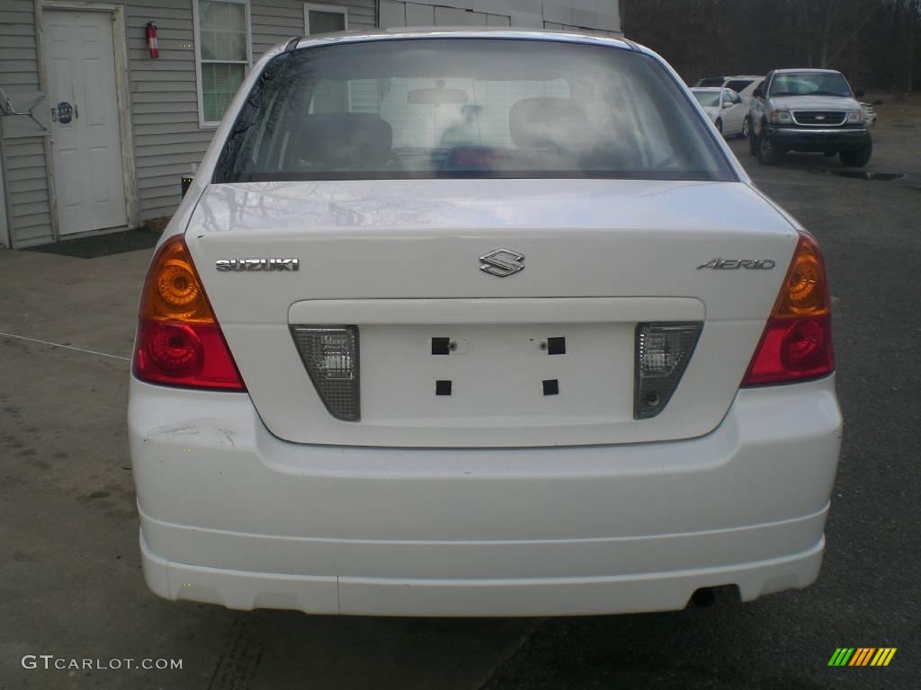 2002 Aerio S Sedan - Polar White / Black photo #6