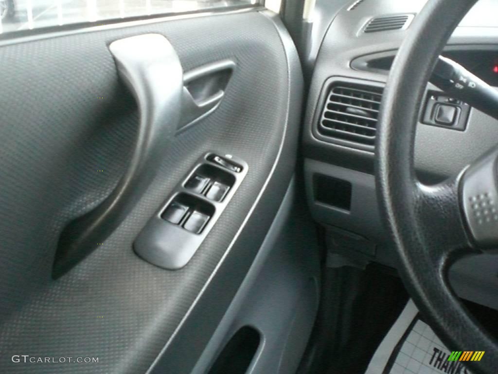 2002 Aerio S Sedan - Polar White / Black photo #16