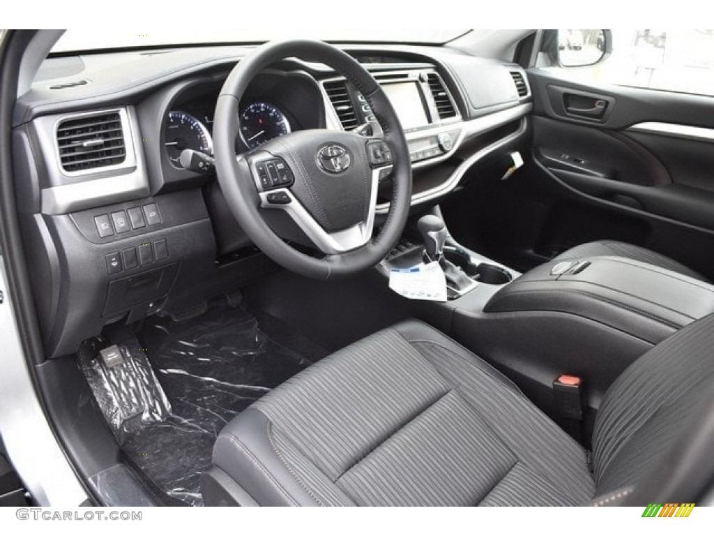 Black Interior 2019 Toyota Highlander LE Plus AWD Photo #129732421