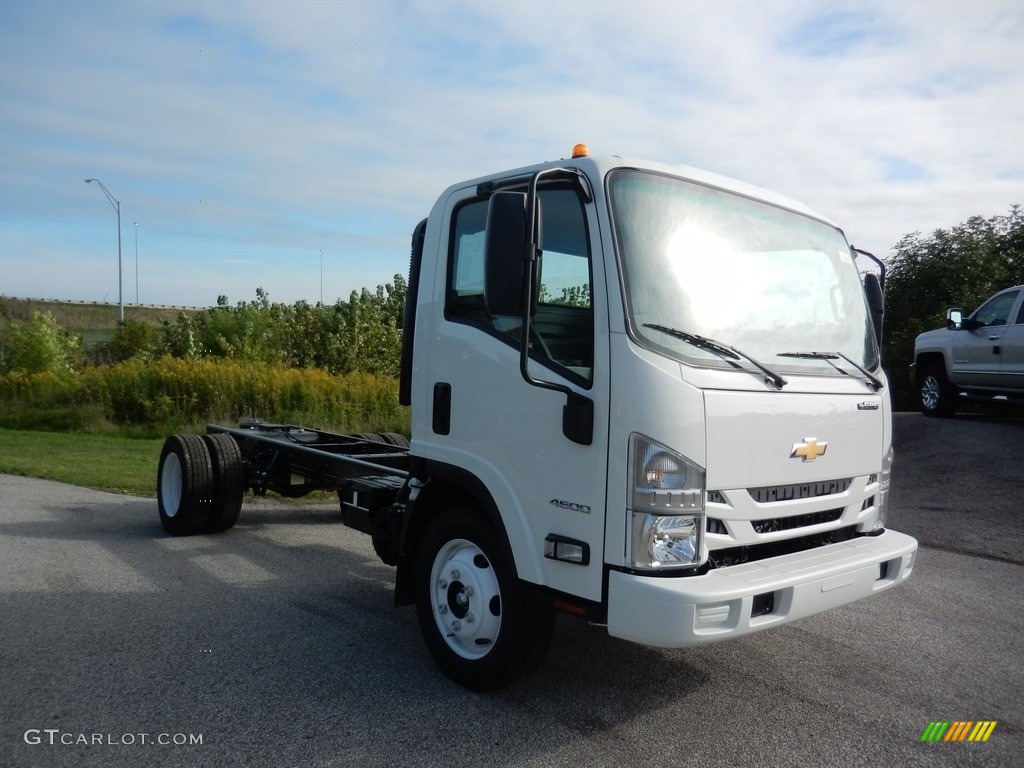 2018 Low Cab Forward 4500 Chassis - Summit White / Pewter photo #3