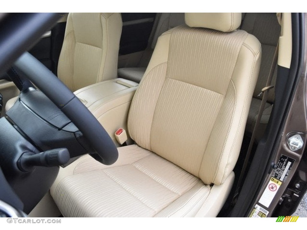 2019 Toyota Highlander LE Plus AWD Front Seat Photo #129734224
