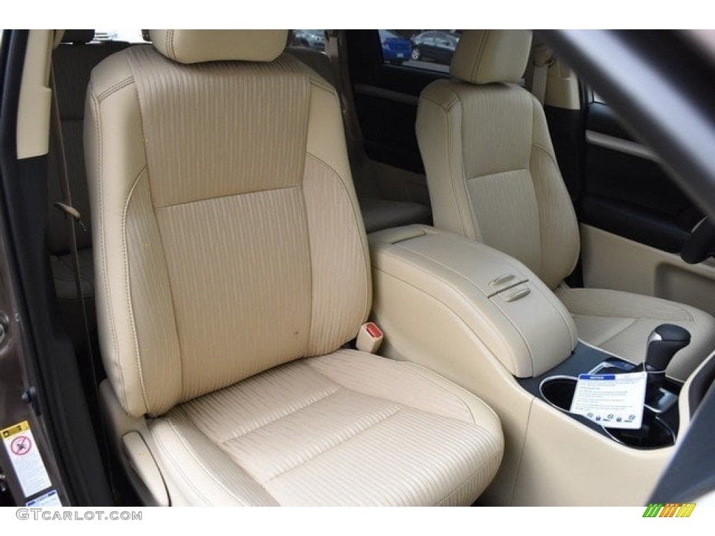 2019 Toyota Highlander LE Plus AWD Front Seat Photos