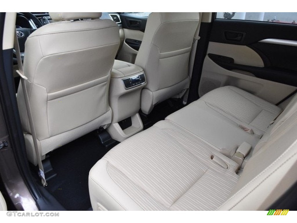 2019 Toyota Highlander LE Plus AWD Rear Seat Photo #129734350