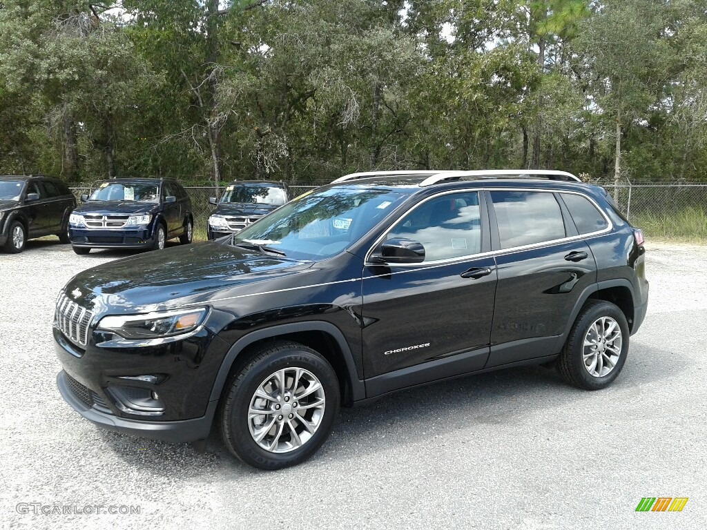 2019 Cherokee Latitude Plus - Diamond Black Crystal Pearl / Black photo #1