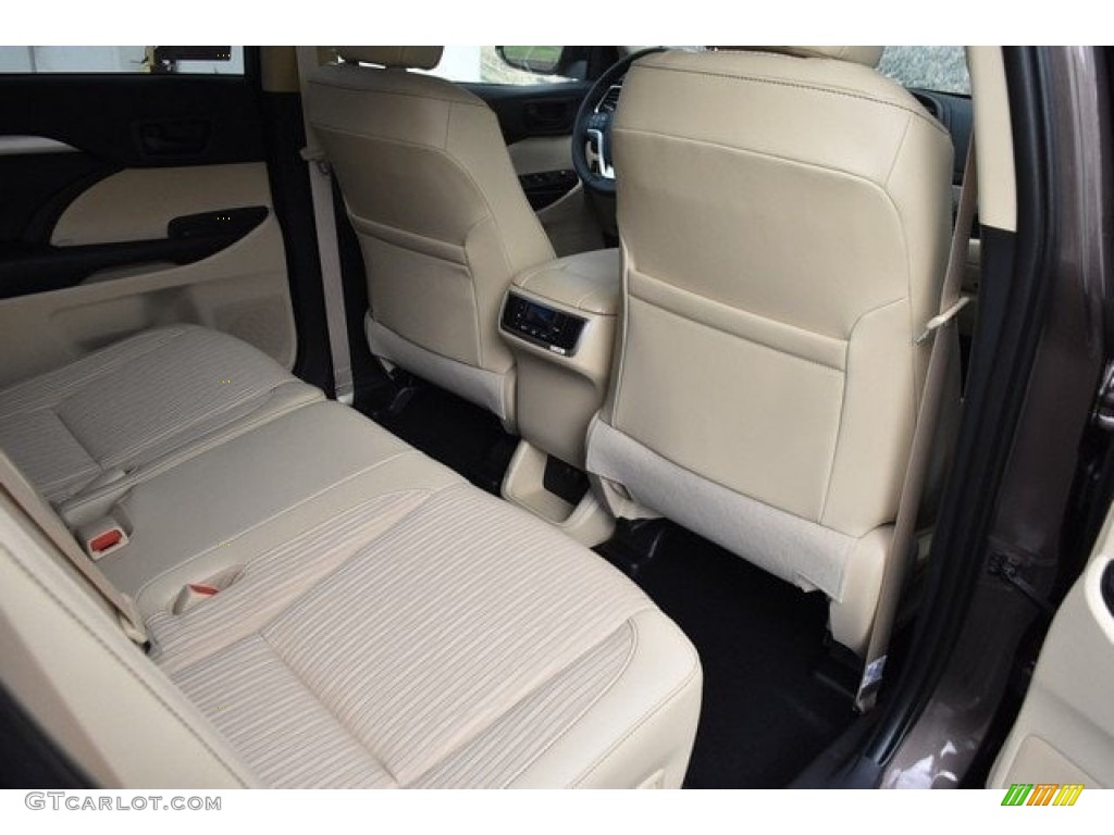 2019 Toyota Highlander LE Plus AWD Rear Seat Photo #129734419