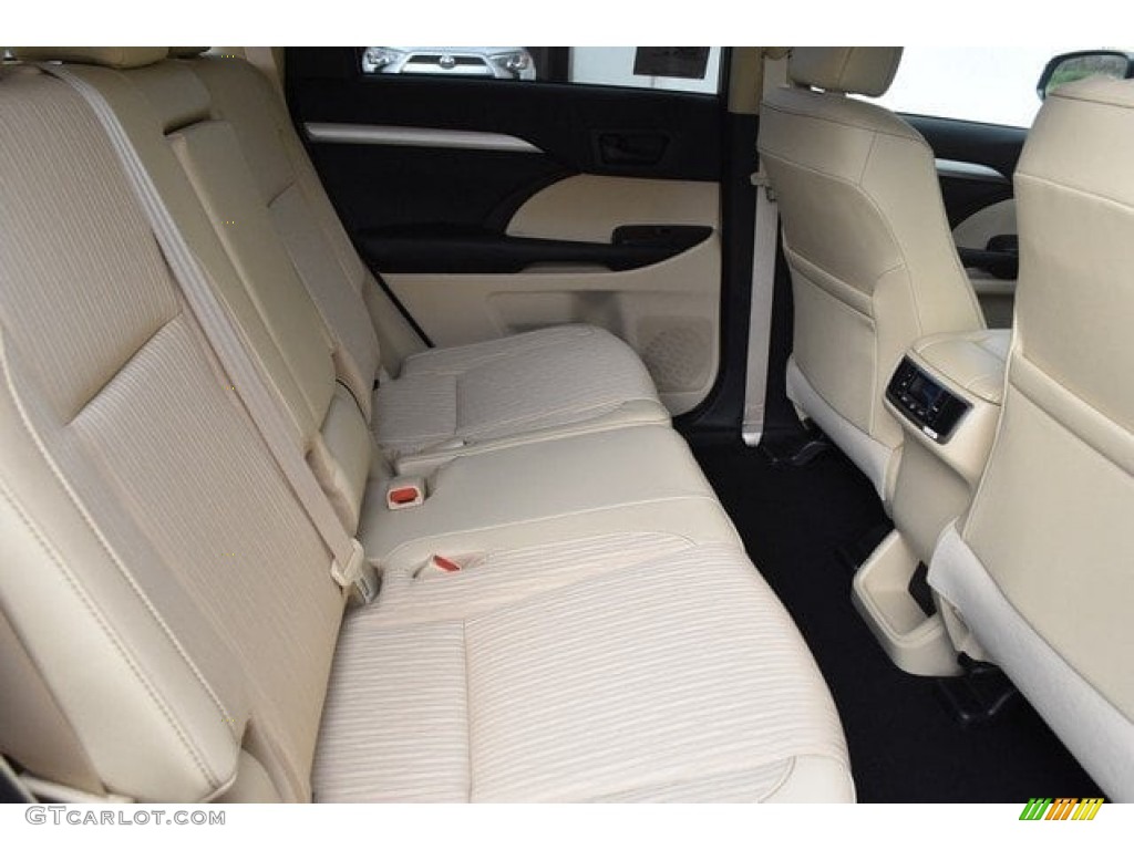 2019 Toyota Highlander LE Plus AWD Rear Seat Photo #129734439