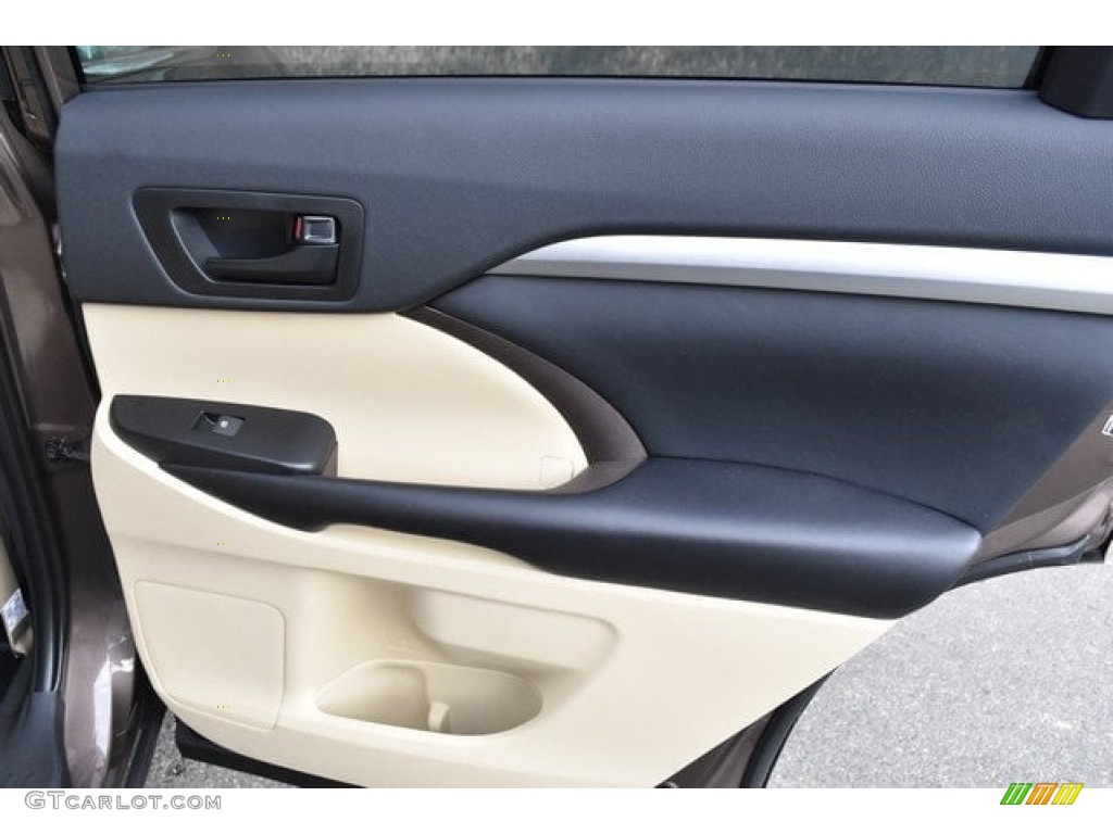 2019 Toyota Highlander LE Plus AWD Door Panel Photos