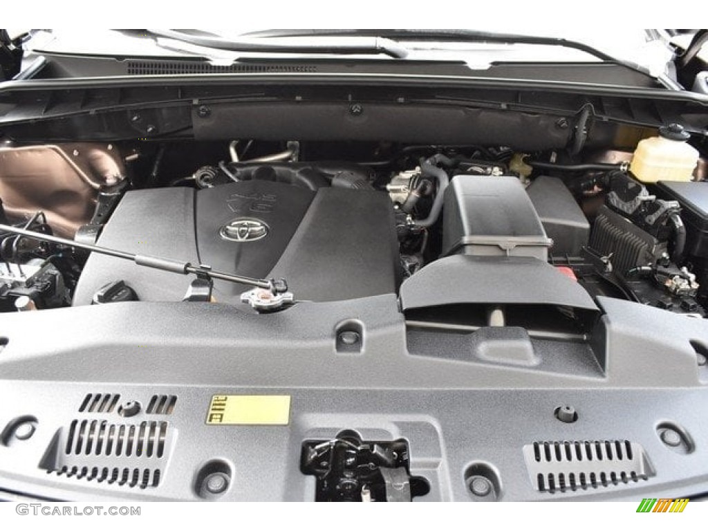 2019 Toyota Highlander LE Plus AWD Engine Photos