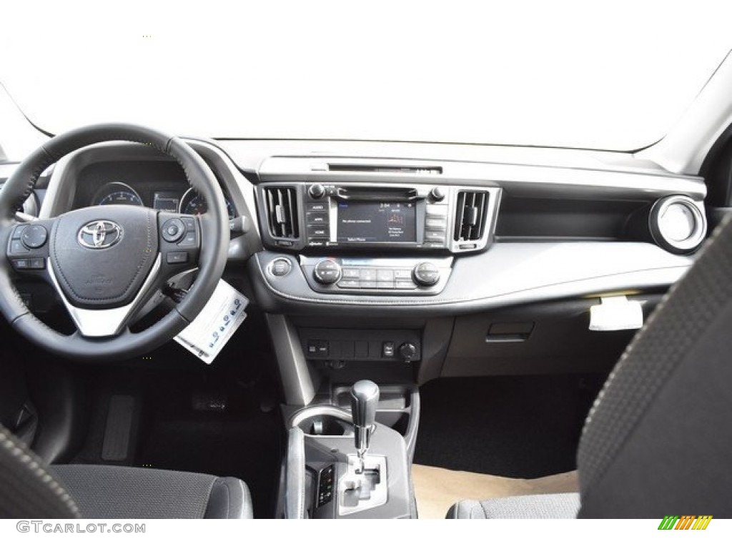 2018 RAV4 XLE AWD - Silver Sky Metallic / Black photo #8