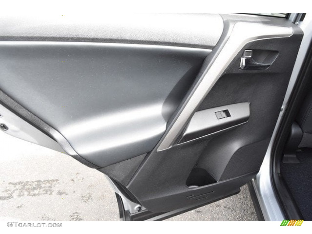 2018 RAV4 XLE AWD - Silver Sky Metallic / Black photo #21