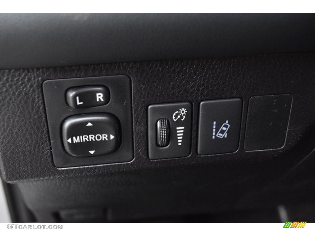 2018 RAV4 XLE AWD - Silver Sky Metallic / Black photo #25