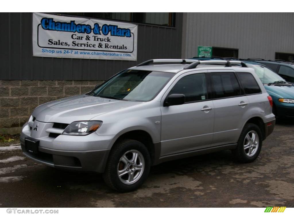 2003 Outlander LS 4WD - Munich Silver Metallic / Charcoal photo #1