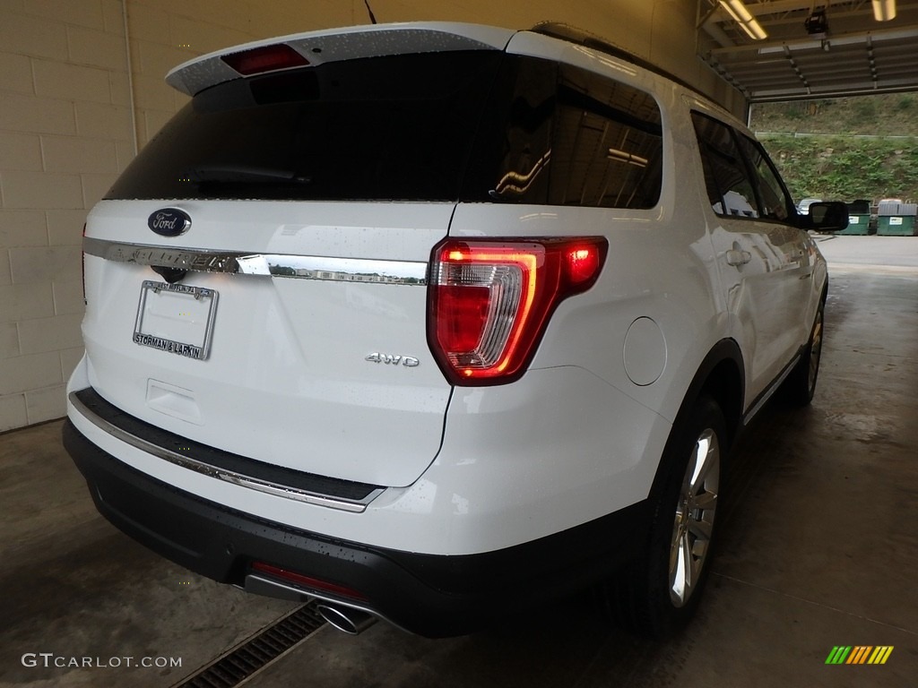 2018 Explorer XLT 4WD - Oxford White / Ebony Black photo #2