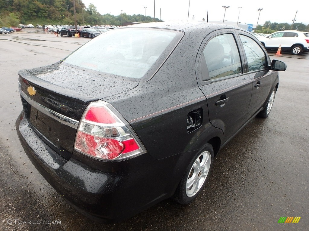 2010 Aveo LT Sedan - Black Granite / Charcoal photo #4