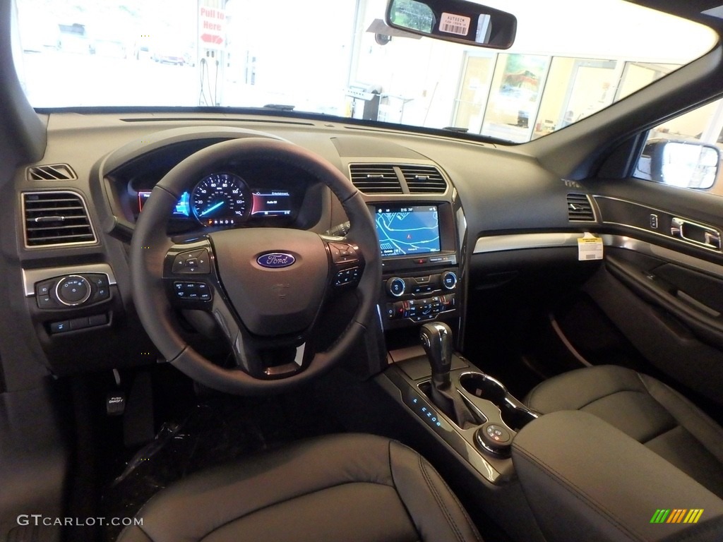 2018 Explorer XLT 4WD - Oxford White / Ebony Black photo #9