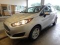 Ingot Silver - Fiesta SE Sedan Photo No. 4