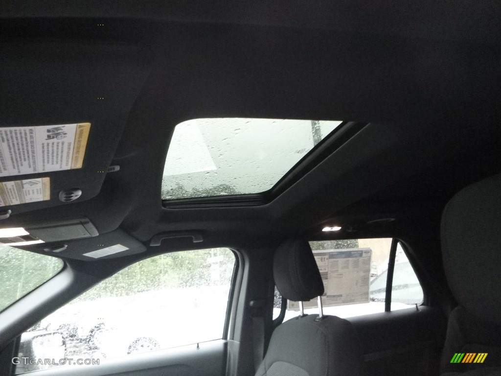 2018 Explorer XLT 4WD - White Platinum / Ebony Black photo #12