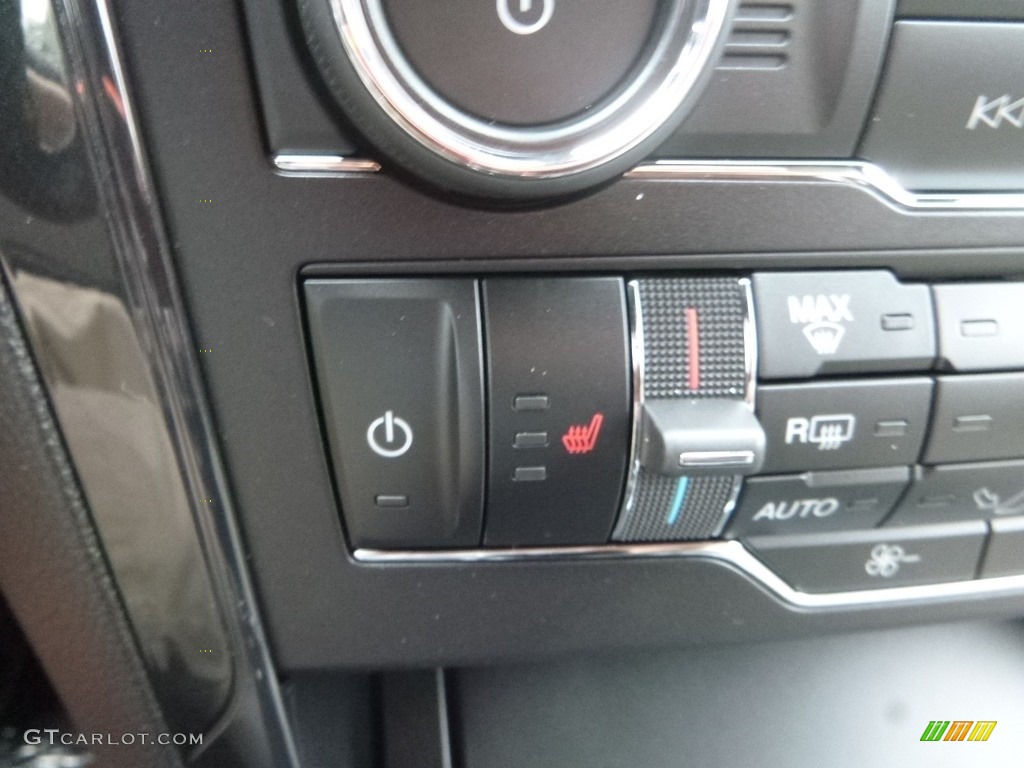 2019 Ford Explorer XLT 4WD Controls Photo #129754388