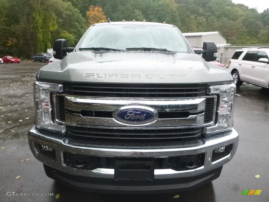 2019 F250 Super Duty XLT Crew Cab 4x4 - Silver Spruce / Camel photo #4