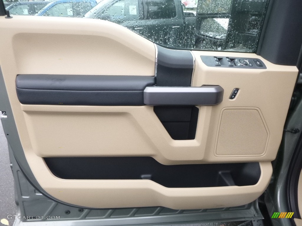 2019 F250 Super Duty XLT Crew Cab 4x4 - Silver Spruce / Camel photo #11