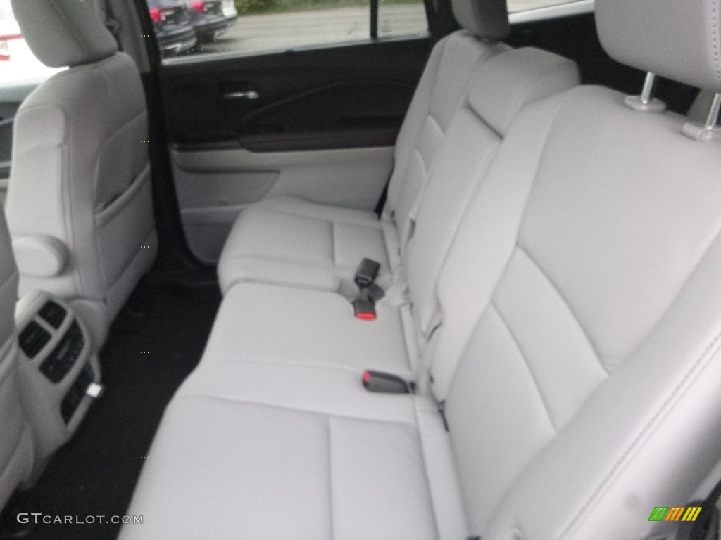 2019 Pilot Touring AWD - Lunar Silver Metallic / Gray photo #9