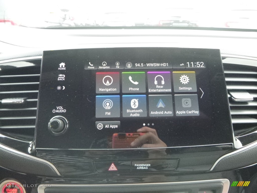 2019 Pilot Touring AWD - Lunar Silver Metallic / Gray photo #14