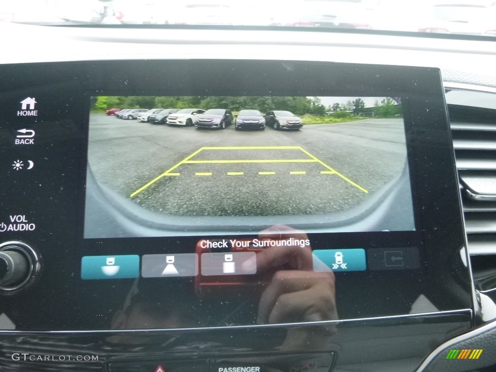 2019 Pilot Touring AWD - Lunar Silver Metallic / Gray photo #15