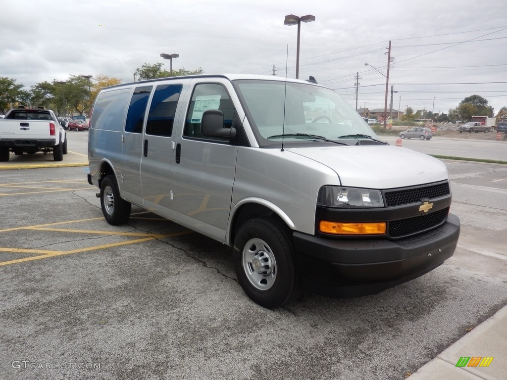 Silver Ice Metallic 2018 Chevrolet Express 2500 Cargo WT Exterior Photo #129759125