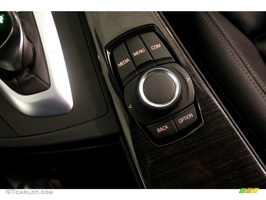 2018 3 Series 330i xDrive Sedan - Mineral White Metallic / Black photo #16
