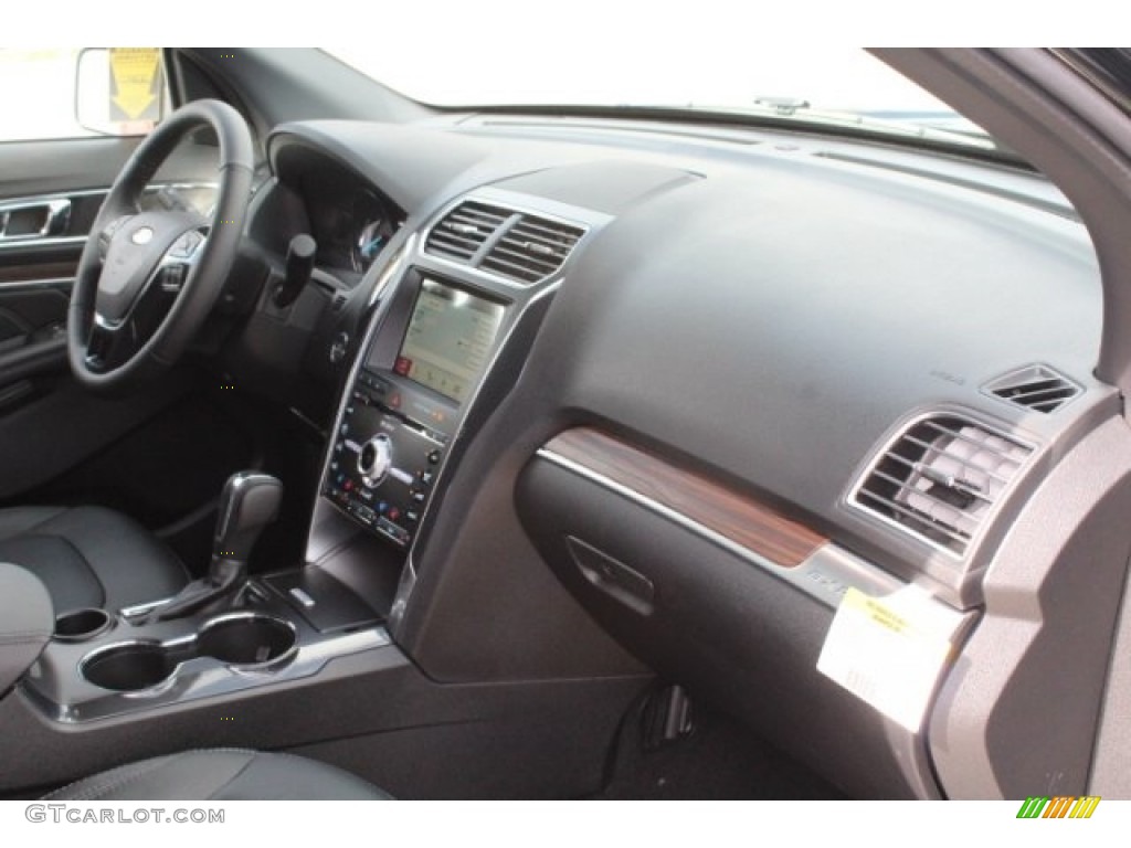 2018 Explorer Limited - Shadow Black / Ebony Black photo #35