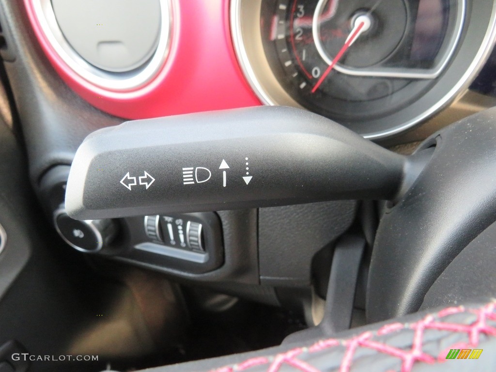 2018 Jeep Wrangler Unlimited Rubicon 4x4 Controls Photo #129768554