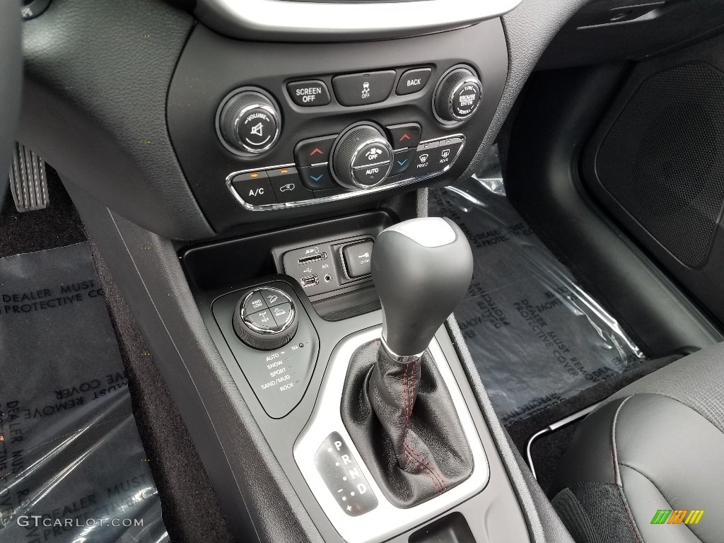 2018 Jeep Cherokee Trailhawk 4x4 Transmission Photos