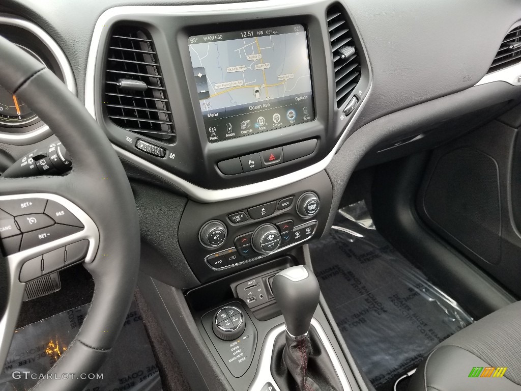 2018 Jeep Cherokee Trailhawk 4x4 Controls Photos