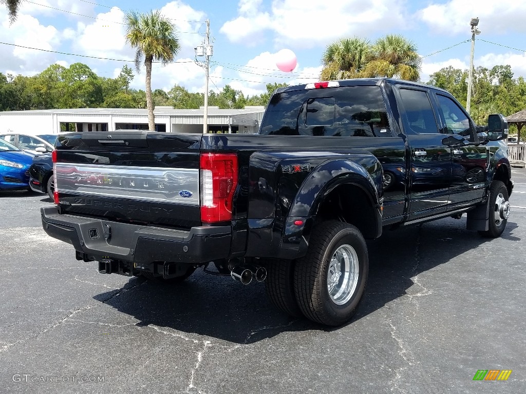 2019 F350 Super Duty Platinum Crew Cab 4x4 - Agate Black / Black photo #5