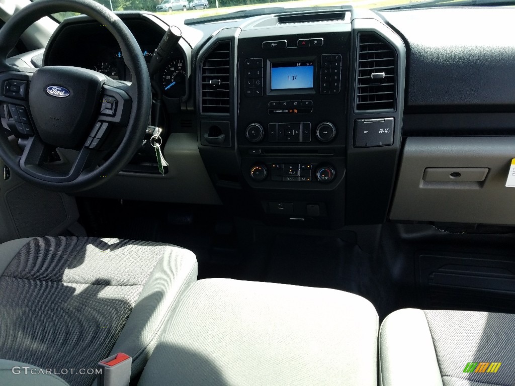 2018 F150 XL SuperCrew - Ingot Silver / Earth Gray photo #13