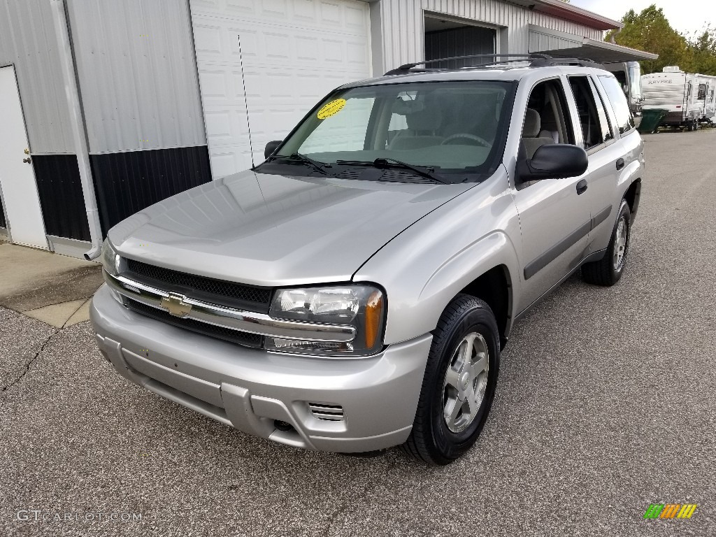 2005 TrailBlazer LS 4x4 - Silverstone Metallic / Light Gray photo #4