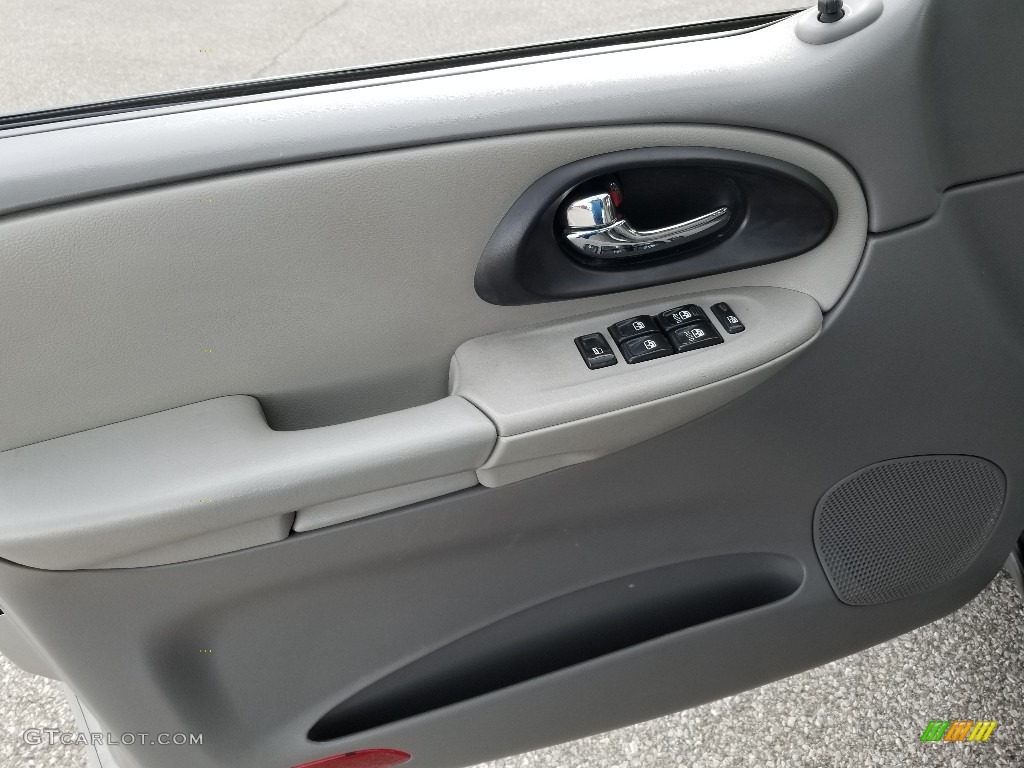 2005 TrailBlazer LS 4x4 - Silverstone Metallic / Light Gray photo #10