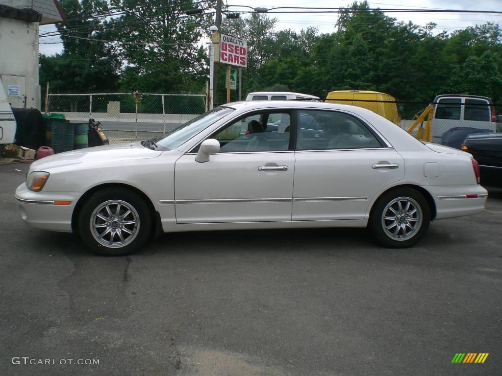 2002 XG350 Sedan - Ivory White Pearl / Beige photo #4