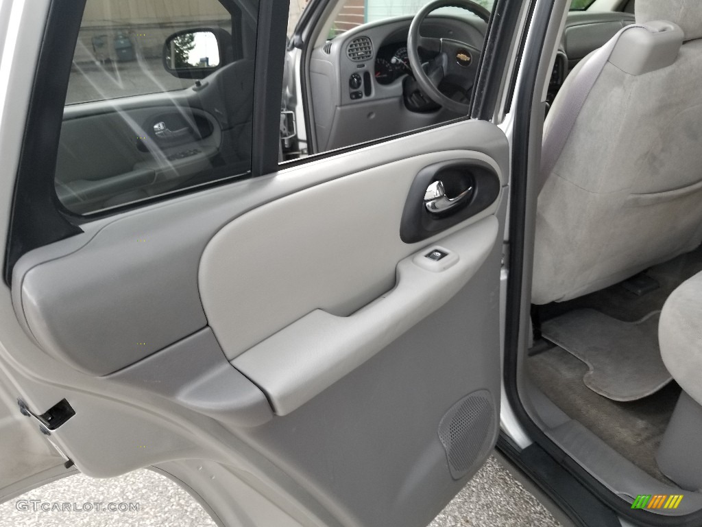 2005 TrailBlazer LS 4x4 - Silverstone Metallic / Light Gray photo #14